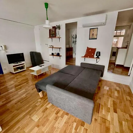 Large 2-room Air-conditioned With Terrace - Near Train Station