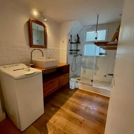 Daire Large 2-room Air-conditioned With Terrace - Near Train Station *