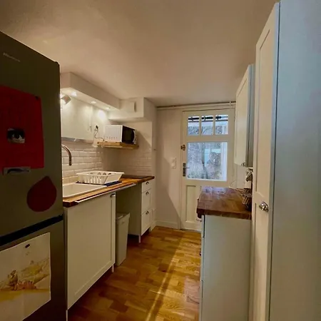 Large 2-room Air-conditioned With Terrace - Near Train Station *